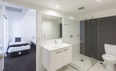 Ocean Pacific Broadbeach - Accommodation Sunshine Coast 6