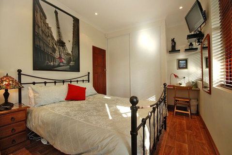 Above Bored Bed & Breakfast - Accommodation Sunshine Coast 7