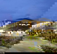 The Coast Motel - Accommodation Sunshine Coast