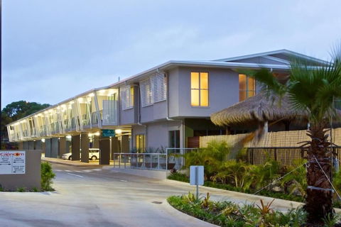 The Coast Motel - Accommodation Sunshine Coast 2