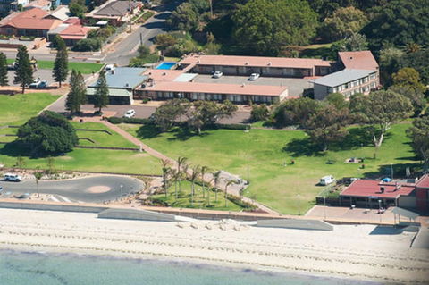 Foreshore Motor Inn - Accommodation Sunshine Coast 2