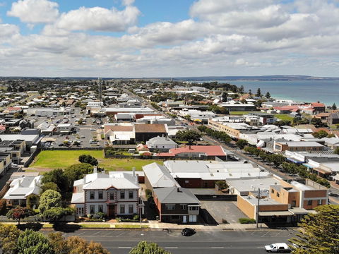 Annesley House - Accommodation Sunshine Coast 1