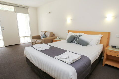 Sandors Motor Inn - Accommodation Sunshine Coast 6