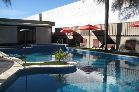 Sandors Motor Inn - Accommodation Sunshine Coast 1