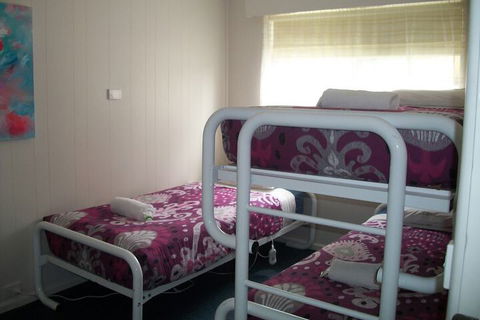 Top Of The Lake Units - Accommodation Sunshine Coast 7