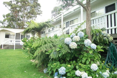 Top Of The Lake Units - Accommodation Sunshine Coast 2