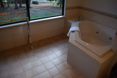 Bushy Lake Chalets - Accommodation Sunshine Coast 7
