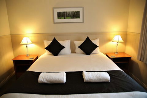 Bushy Lake Chalets - Accommodation Sunshine Coast 3
