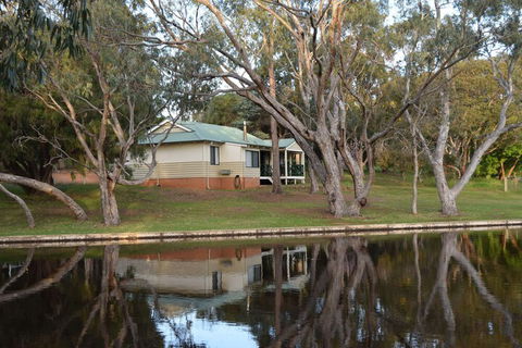 Bushy Lake Chalets - Accommodation Sunshine Coast 4