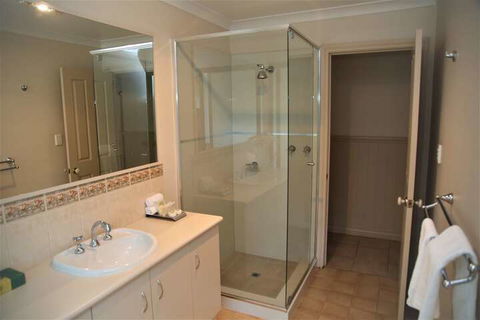 Bushy Lake Chalets - Accommodation Sunshine Coast 5