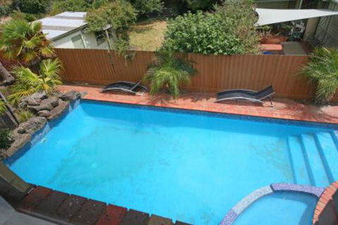 Frankston B & B - Accommodation Sunshine Coast 2