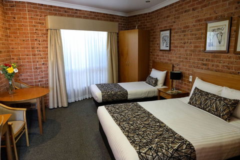 Akuna Motor Inn And Apartments - Accommodation Sunshine Coast 2
