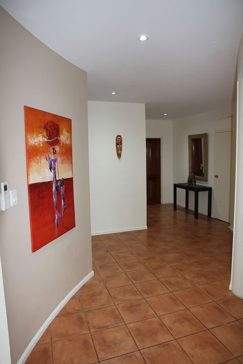 Darwin Deluxe Apartments - Accommodation Sunshine Coast 0