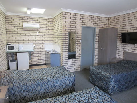 Cowra Crest Motel - Accommodation Sunshine Coast 4