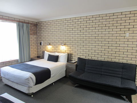 Cowra Crest Motel - Accommodation Sunshine Coast 2