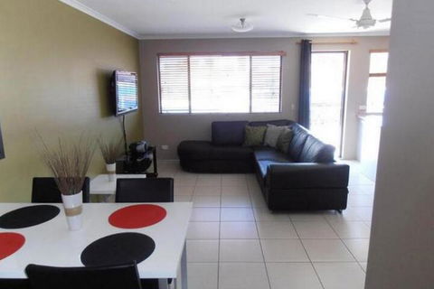 Beachside Court Holiday Apartments - Accommodation Sunshine Coast 5