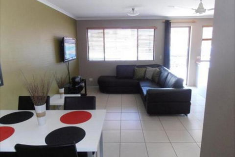 Beachside Court Holiday Apartments - Accommodation Sunshine Coast 6