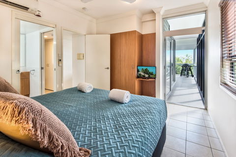 Oasis 1 Hamilton Island 2 Bedroom Apartment In Central Location With Golf Buggy - Accommodation Sunshine Coast 2