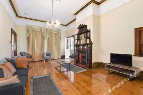Rose Garden Spacious Family Home Near CBD - Accommodation Sunshine Coast 1