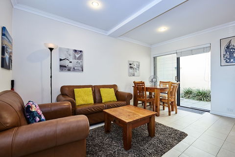 Fremantle Townhouse Unit 5 - Accommodation Sunshine Coast 1