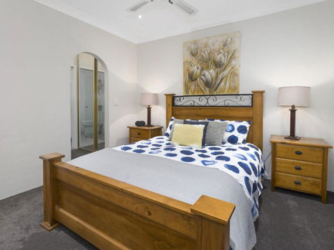 Lakeshore Apartments Unit 6 - Accommodation Sunshine Coast 4