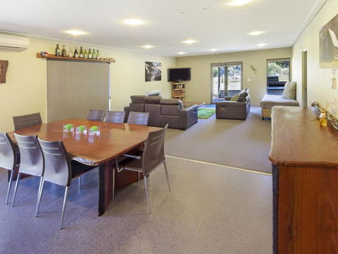 Kickenback Lodge - Accommodation Sunshine Coast 5
