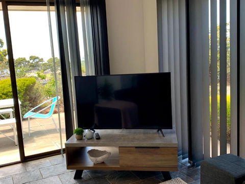 Nepean View - Accommodation Sunshine Coast 6