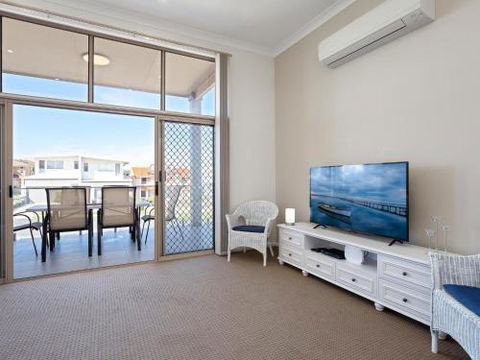 Walk On Birubi 1 / 40 Ocean Ave Pet Friendly WIFI Boat Parking & Water Views - Accommodation Sunshine Coast 5