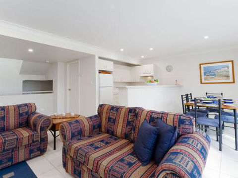 Walk On Birubi 1 / 40 Ocean Ave Pet Friendly WIFI Boat Parking & Water Views - Accommodation Sunshine Coast 1