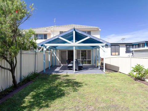 Walk On Birubi 1 / 40 Ocean Ave Pet Friendly WIFI Boat Parking & Water Views - Accommodation Sunshine Coast 4