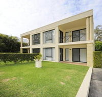Bagnall Views 2 / 161 Government Rd Stylish  modern duplex across the road to the waters edge - Accommodation Sunshine Coast