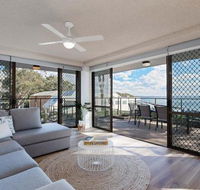 1 The Poplars 34 Magnus St. panoramic water views pool aircon  WIFI - Accommodation Sunshine Coast