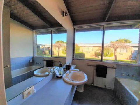 GRACEDALE HILLS HOMESTEAD - Accommodation Sunshine Coast 3