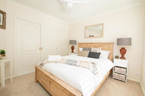 Roselawn Entertainer Large & Luxurious Sleeps 12 - Accommodation Sunshine Coast 6
