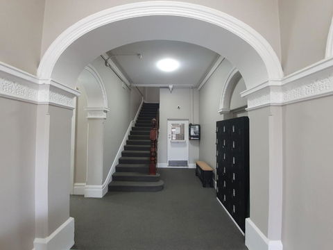 The Royal Hotel - Accommodation Sunshine Coast 1