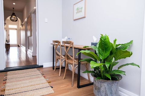 The Byng House Grand & Central Entertain 12 - Accommodation Sunshine Coast 3
