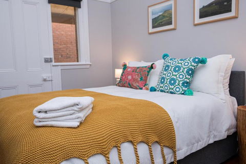 The Byng House Grand & Central Entertain 12 - Accommodation Sunshine Coast 4
