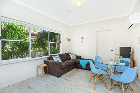 Smugglers Resort Style Apartments No 9 - Accommodation Sunshine Coast 1