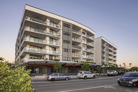 Arise Hedge - Accommodation Sunshine Coast 1