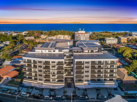 Arise Hedge - Accommodation Sunshine Coast 0