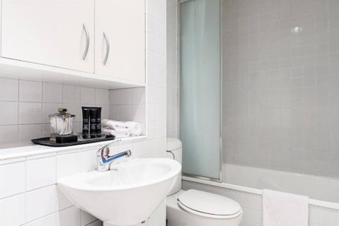 LUCY Stylish City Vibe & Views - Accommodation Sunshine Coast 4