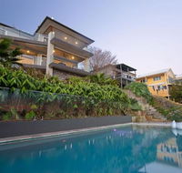 Absolute Waterfront Lakehouse Fishing Point Waterfront Pool Jetty - Accommodation Sunshine Coast