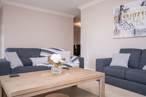 Wonderful Windred Modern Comfy Quiet - Accommodation Sunshine Coast 1