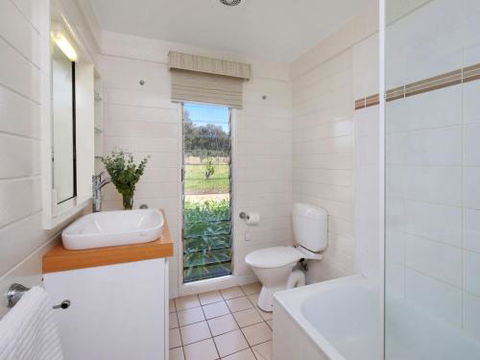 Ironbark Hill Retreat - Accommodation Sunshine Coast 4