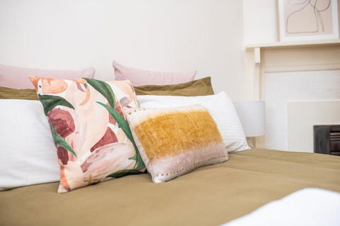 Lords Cottage Charming CBD Home Pet Friendly - Accommodation Sunshine Coast 6