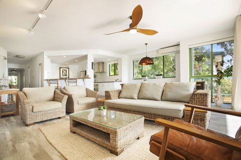 Apartment 2 Surfside - Accommodation Sunshine Coast 5