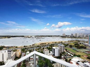 Panoramic Views At Sub Penthouse Apt - Accommodation Sunshine Coast 5