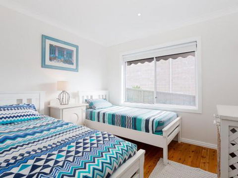 Rubys Retreat 44 Achilles Street Pet Friendly Aircon & Boat Parking - Accommodation Sunshine Coast 2