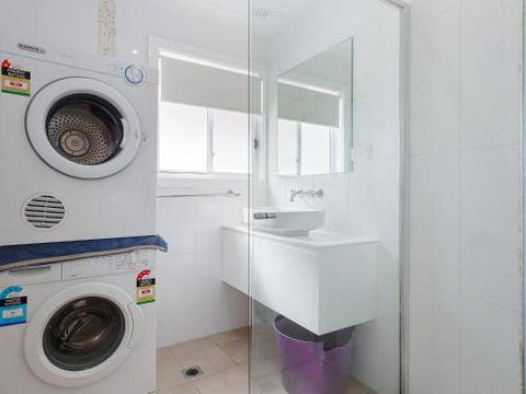 Rubys Retreat 44 Achilles Street Pet Friendly Aircon & Boat Parking - Accommodation Sunshine Coast 6
