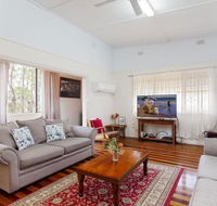Daves Place 27 Rigney St. Holiday house with WIFI Aircon  Boat Parking - Accommodation Sunshine Coast